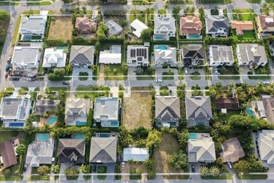 Nestled in the highly desirable Boca Villas neighborhood of East - photo 7
