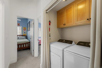Spacious 4-bedroom home in a prime location with a top deck - photo 40