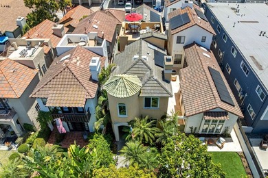 Spacious 4-bedroom home in a prime location with a top deck - photo 43