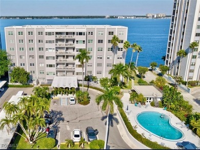 Caloosahatchee River Condo For Sale in Fort Myers Florida