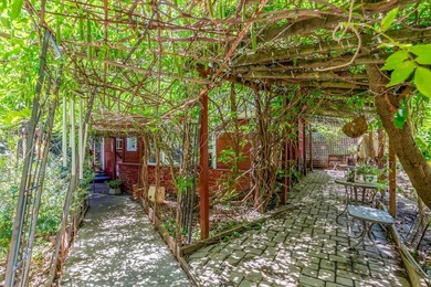 A rare slice of old-world charm in Silicon Valley! Built in 1912 - photo 16