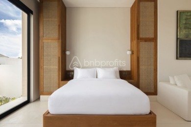 Luxurious and Modern 3 Bedroom Villa in The Heart of Berawa - photo 7