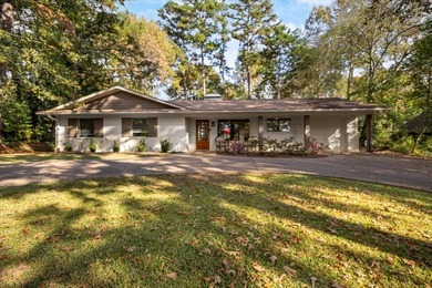 Welcome to a lake view haven where four bedrooms, three baths - photo 2