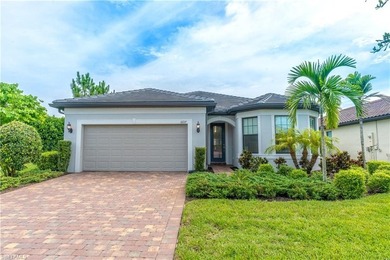 This meticulously maintained Mystique features 3 bedrooms + den - photo 2