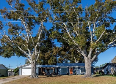 Sunny City of Sebring Florida, is the Location of This Lakefront - photo 2