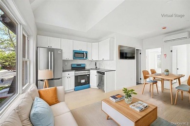 Forest Hills prime location! Fully renovated, Move-in Ready - photo 3
