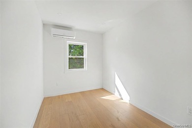 Forest Hills prime location! Fully renovated, Move-in Ready - photo 6