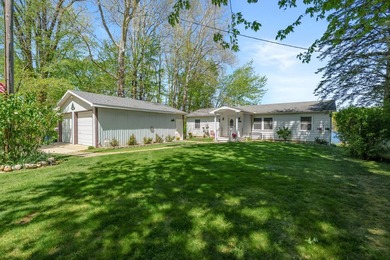 Beautifully appointed lakefront ranch has breathtaking views of - photo 4