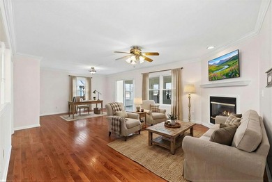 Wake up to shimmering water views and spend your evenings - photo 25