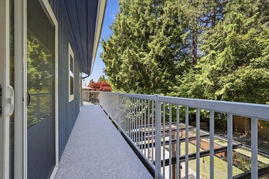 Welcome to this beautifully renovated home in the heart of Ocean - photo 26