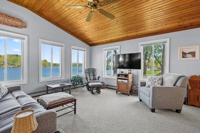 Beautifully appointed lakefront ranch has breathtaking views of - photo 8
