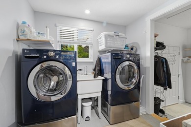 Welcome to this beautifully renovated home in the heart of Ocean - photo 33