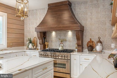 Indulge in the epitome of luxury living in this extraordinary - photo 10