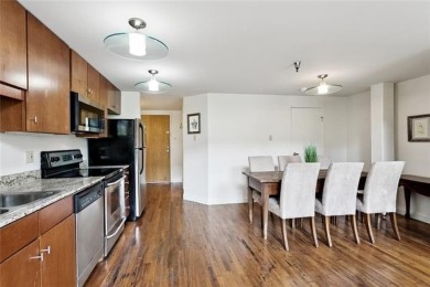 LOCATION - COURTYARD VIEW - TWO BATHS - LOVELY, FLEXIBLE FLOOR