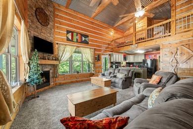 Quintessential Lake House on a quiet cove, walk down-lot and a - photo 8