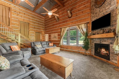 Quintessential Lake House on a quiet cove, walk down-lot and a - photo 10
