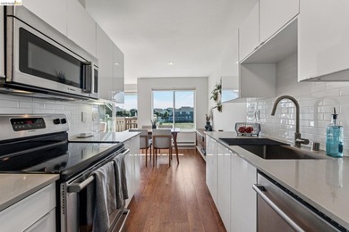 View, view, and more views! Welcome to 194 Lakeshore Ct, a - photo 11