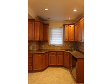 Welcome to 2973 Harding Avenue, a beautifully maintained - photo 9