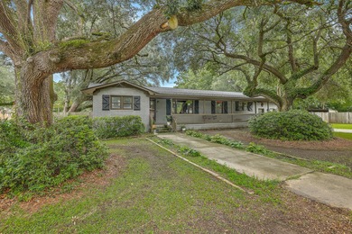 (private lake, pond, coastal) Home Active Under Contract in Goose Creek South Carolina