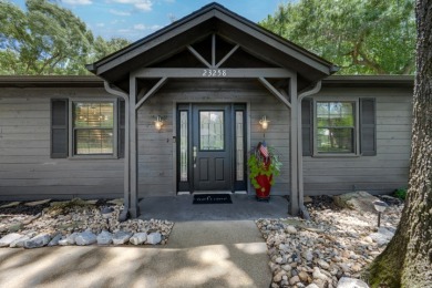 Lake Palestine Waterfront Retreat | 200' of Shoreline & Boathouse - photo 4