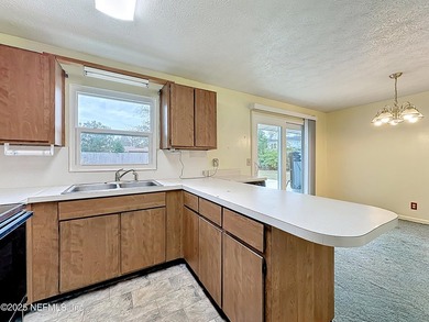 Affordable Brick Pool Home. Take a look TODAY!! This 4-bedroom - photo 9