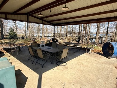 This Lake Bruin 100' lot has a 500 sf outdoor kitchen with roll - photo 25