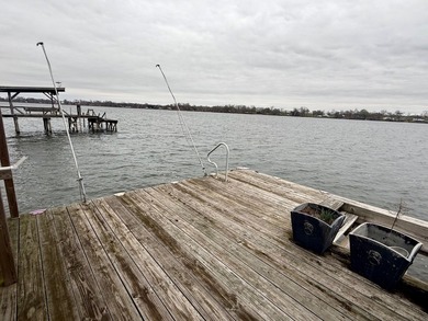 This Lake Bruin 100' lot has a 500 sf outdoor kitchen with roll - photo 28