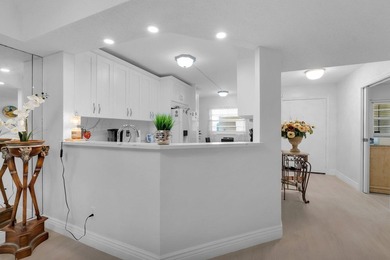 Beautifully renovated 2BR/2BA condo in Boca Raton's 55+ Barwood - photo 2