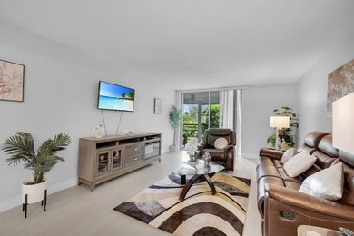 Beautifully renovated 2BR/2BA condo in Boca Raton's 55+ Barwood - photo 5