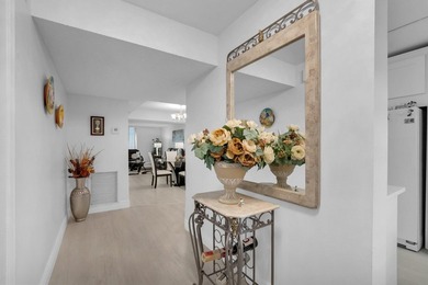 Beautifully renovated 2BR/2BA condo in Boca Raton's 55+ Barwood - photo 7