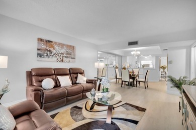 Beautifully renovated 2BR/2BA condo in Boca Raton's 55+ Barwood - photo 8