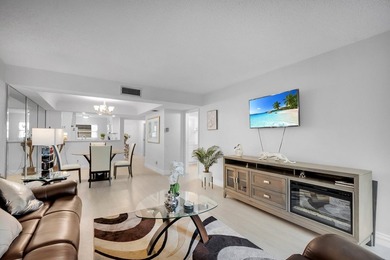 Beautifully renovated 2BR/2BA condo in Boca Raton's 55+ Barwood - photo 9