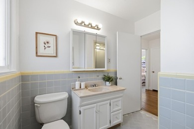 Located in one of San Carlos' most sought-after neighborhoods - photo 19