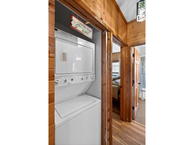Magnificent 4-BD 3-BA 3,768-sq-ft cedar home, designed & - photo 20