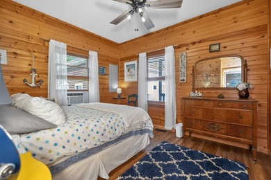 Magnificent 4-BD 3-BA 3,768-sq-ft cedar home, designed & - photo 21