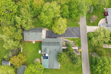 Magnificent 4-BD 3-BA 3,768-sq-ft cedar home, designed & - photo 32