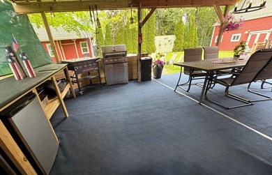 Magnificent 4-BD 3-BA 3,768-sq-ft cedar home, designed & - photo 35