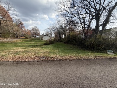 Melton Hill Lake Home For Sale in Clinton Tennessee