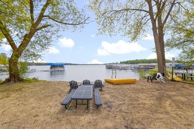 Magnificent 4-BD 3-BA 3,768-sq-ft cedar home, designed & - photo 42