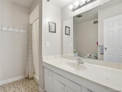 Premium, worry-free living in Bloomfield Hills! This 2nd-floor - photo 11