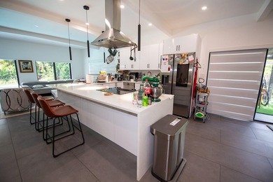 Stunning Home with Pool & Gazebo This charming 4 bedroom,3 - photo 4