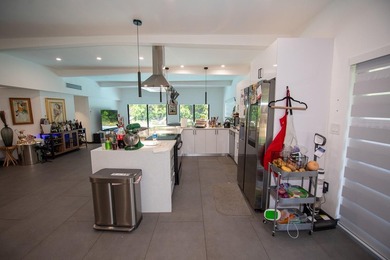 Stunning Home with Pool & Gazebo This charming 4 bedroom,3 - photo 5