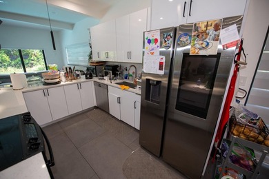 Stunning Home with Pool & Gazebo This charming 4 bedroom,3 - photo 6