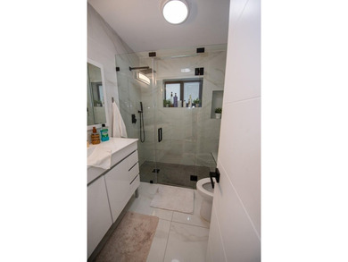 Stunning Home with Pool & Gazebo This charming 4 bedroom,3 - photo 10