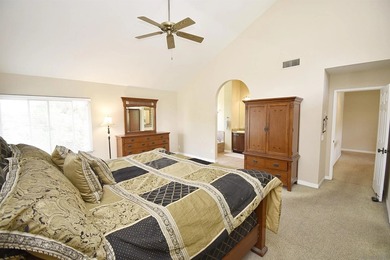 HARD TO FIND 5 BEDROOM WITH POOL, NO HOA, 20 FT CEILINGS, OPEN - photo 25
