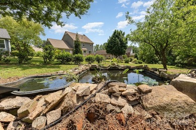 Stunning and spacious 4-bedroom, 2.5-bath home located in the - photo 26
