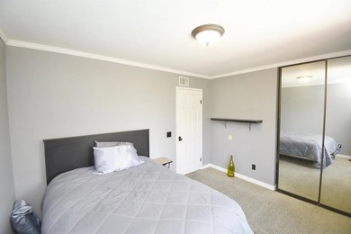 HARD TO FIND 5 BEDROOM WITH POOL, NO HOA, 20 FT CEILINGS, OPEN - photo 33