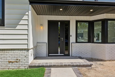 Welcome to this exceptional 6-bedroom, 4-bathroom new - photo 4