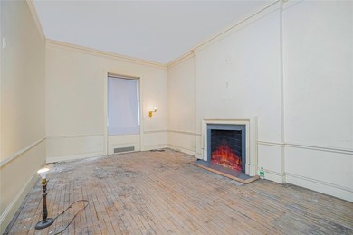 This unique office space, located on the 1st floor, offers the - photo 4