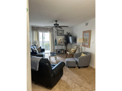 First floor 2 bedroom 1.5 bath unit fully furnished. Floating - photo 6